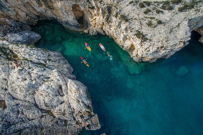 FULL CAVE & SAFARI EXPERIENCE by KAYAK - Cliff jumping at Kolombarice