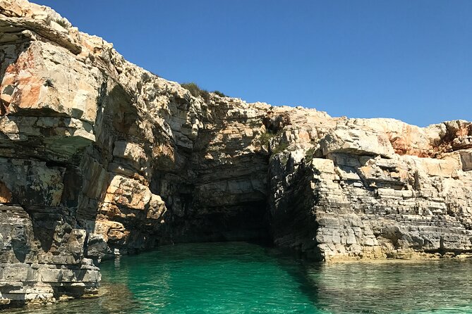 Full-Day Boat Tour of the Medulin Archipelago from Medulin - Two hours on sandy Levan Island