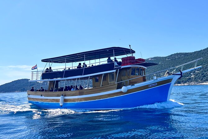 Full-Day Dubrovnik Elaphite Islands Cruise with Lunch and Drinks - The boat atmosphere: social, friendly, and sometimes loud