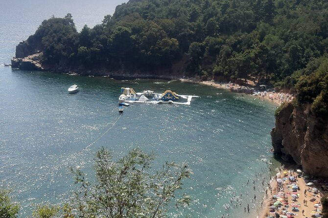 Group Montenegro Day Tour from Dubrovnik - The early pickup and crossing into Montenegro