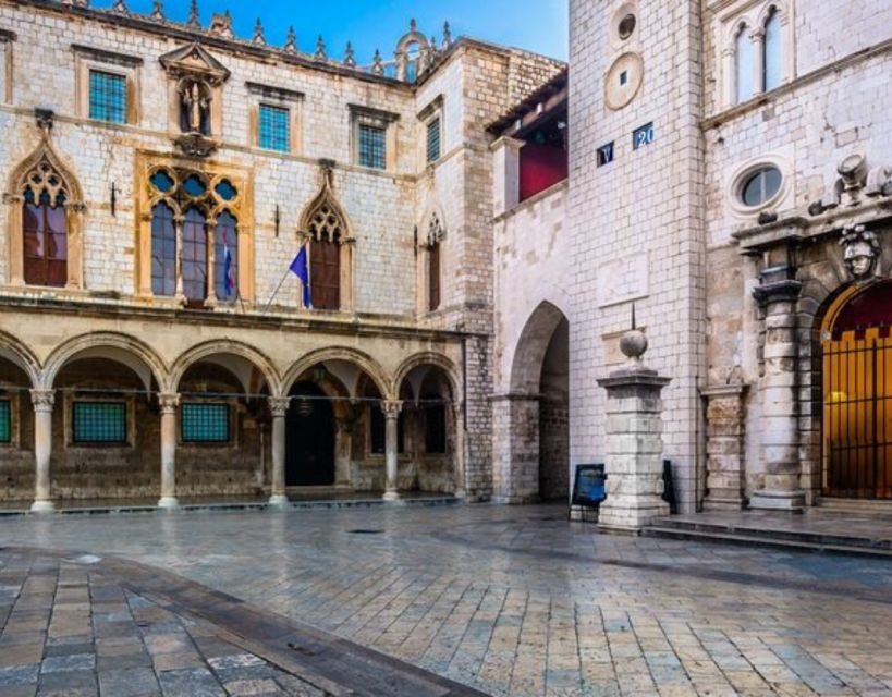 Group tour: Dubrovnik Walking Tour (1h duration, 9:30am, 6pm - Starting beside the Amerling fountain at Pile Square