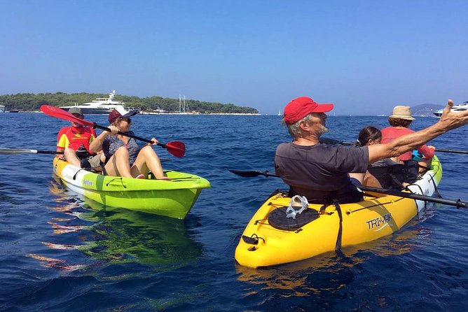 Guided kayaking tour to Pakleni islands - Lunch at Tri Grede, at your own cost