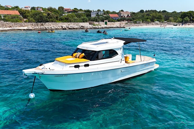 Half Day Speedboat Tour to Three Islands from Trogir - Maslinica on Šolta: a quieter hour ashore