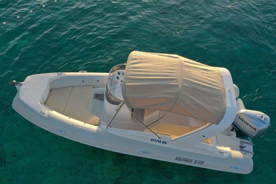 Hvar:Blue & Grenn Cave and Vis Island Private Speedboat Tour - Why this private Hvar boat day works