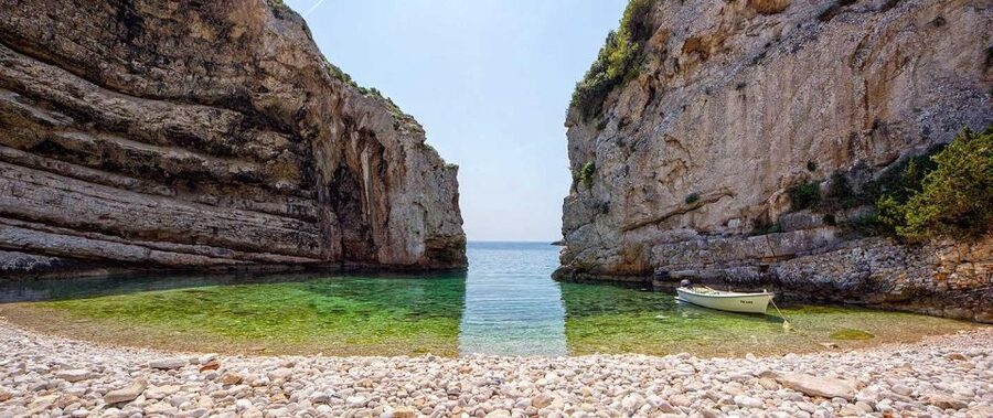 Hvar:Blue & Grenn Cave and Vis Island Private Speedboat Tour - Leaving Hvar for Budikovac Island