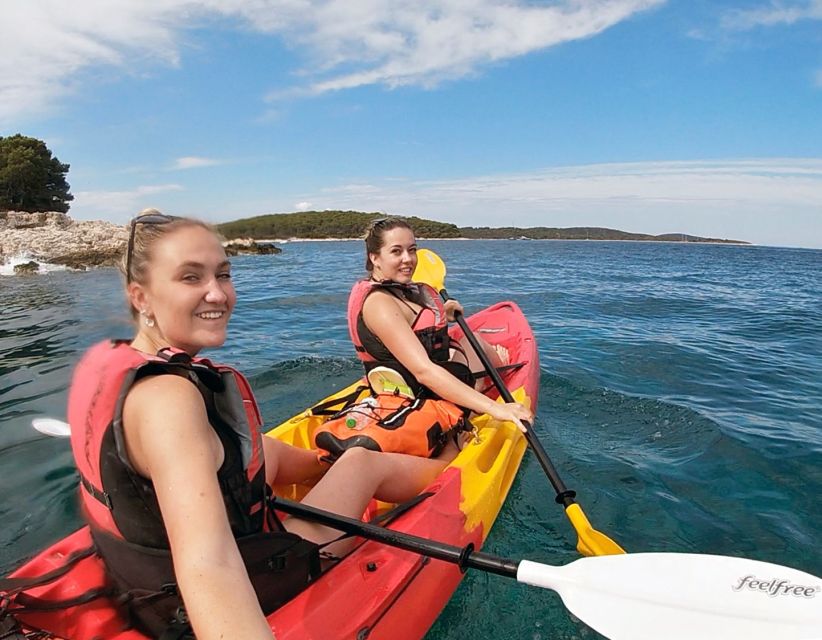 Hvar: Pakleni Islands Self-Guided Kayaking Tour - Reaching the Pakleni Islands and picking your stops