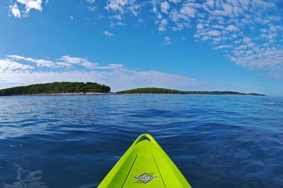 Hvar: Pakleni Islands Self-Guided Kayaking Tour - Choosing between a single and tandem kayak