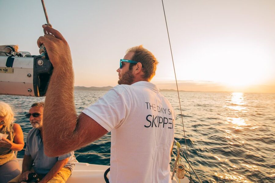 Hvar: Romantic Sunset Sailing Experience On A Comfort Yacht - Shared sailing or private yacht?