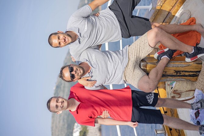 Island Hopping & City Walls Cruise with Food and Open Bar - The return ride brings sunset views