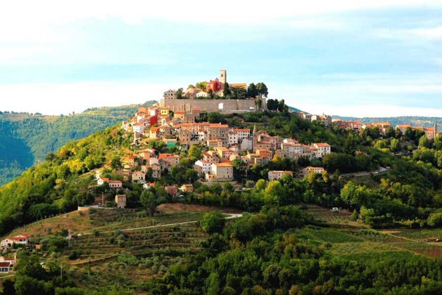 Istria Highlights Tour from Rijeka or Pula - Labin’s hilltop old town and artists
