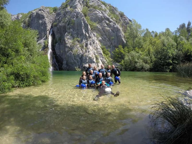 Iz Omisa/Zadvarija: Extremni Canyoning na rijeci Cetini - Swimming, rock tunnels, and river slides