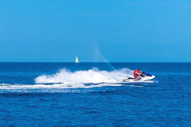 Jet Ski Safari Tour 1h - Passing Lokrum and Banje Beach
