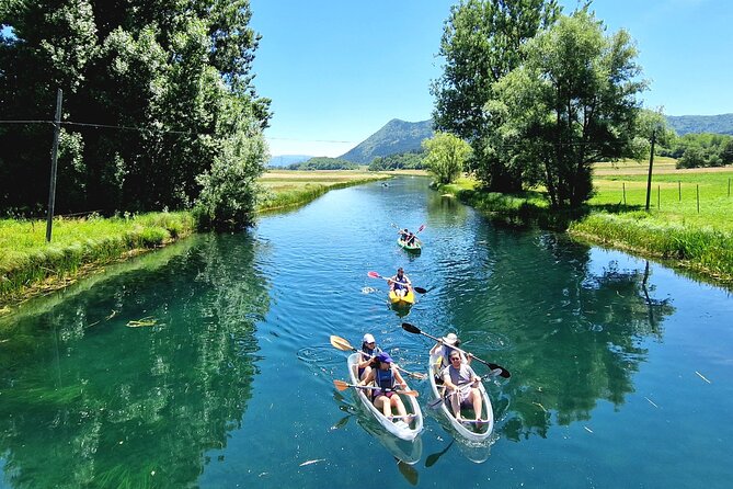Kayak on the Gacka River - Paddling eight kilometers with the current