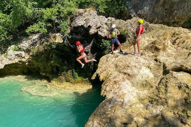 Kayaking at the Mreznica Canyon - Weather, seasons, and what to pack