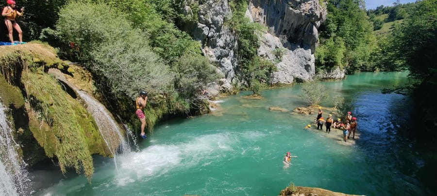 Kayaking Mreznica Waterfalls in Natural Monument - What the guides add to a demanding river day