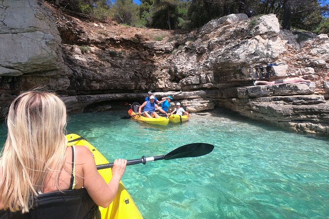 Kayaking to Island Saint Jerolim with snorkeling activitie - A short island walk with peacocks, forts, and recycled art