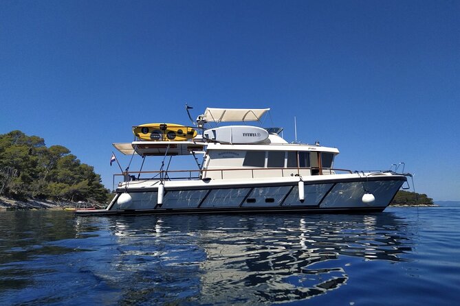 Korcula Island Snorkeling Adventure , ship wreck and lunch - Snorkeling above the wreck