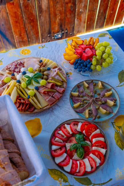 Korčula: Sail Away - tour with traditional craftmanship boat - Gubavac Beach: a full hour for water and food