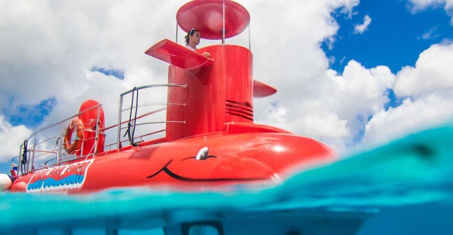 Korcula: Semi-Submarine Tour - Seeing Korcula from a boat with an underwater cabin