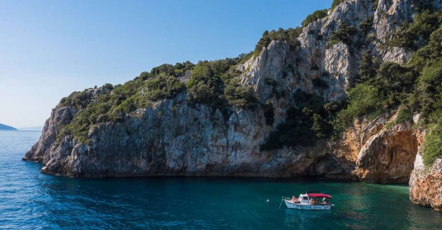 Lovran/Opatija: Swimming on Cres Island with Lunch - The 90-minute cruise toward Cres