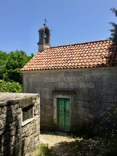 Lumbarda: Half-Day Kayaking and History with Wine delight - Badija’s Franciscan monastery and resident deer
