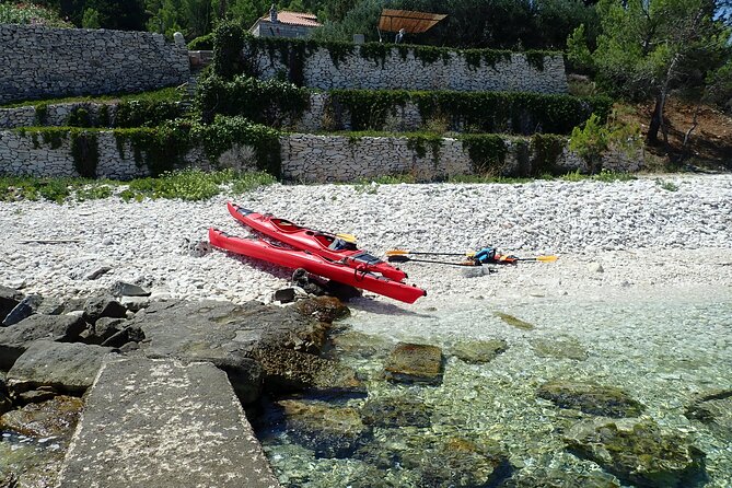 Lumbarda-Sunset Kayaking Experience with picnic: Wine and Sweets - Pickup from Korčula Town and Lumbarda