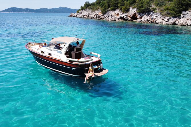 Luxury Private Boat Tour to Elaphiti Islands - Drinks onboard, lunch on land