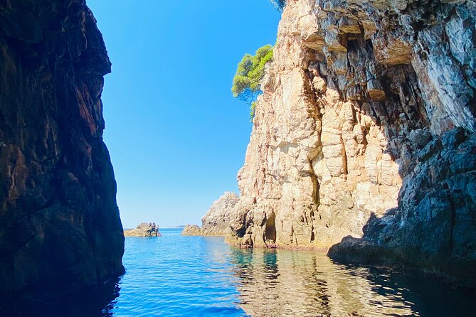 Luxury Private Boat Tour to Elaphiti Islands - Getting to the boat and setting the schedule