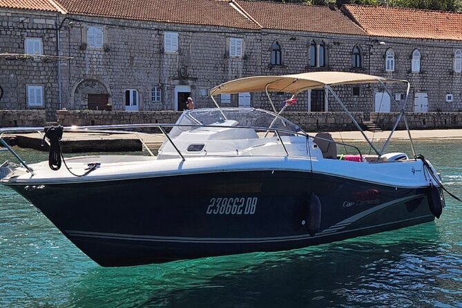 Luxury Private Speedboat Tour Islands & Blue Cave - Key points at a glance