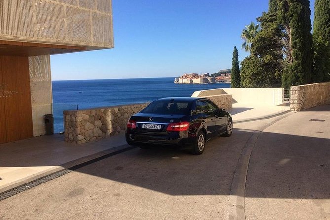 Luxury private transfer: Dubrovnik airport to Dubrovnik - My take: book it for an easier first hour