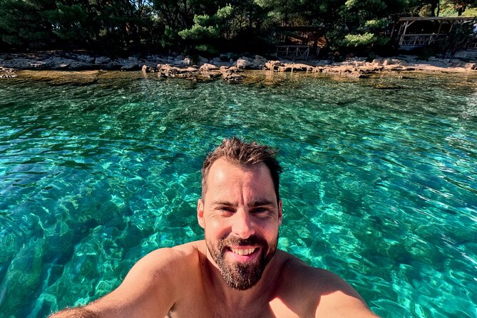 Makarska: 3-Island Speedboat Tour with Cave and Blue Lagoon - Zečevo’s Blue Lagoon and the best snorkeling time