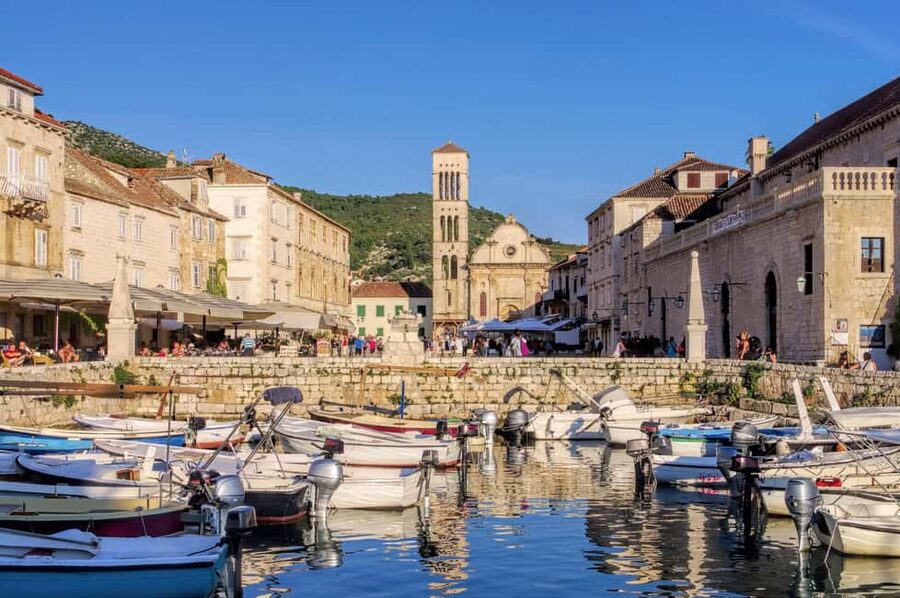 Makarska: 5-Islands Tour, Blue Cave, Vis, Hvar & Brač - Hvar Town: 90 minutes for streets, lunch, and a quick look