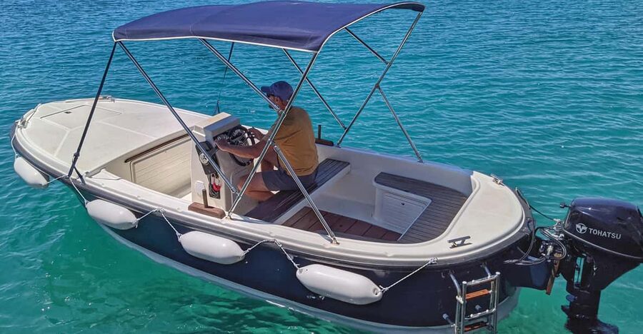 Makarska: Discover coastal area with Betina 500 - What the Betina 500 is like on the water