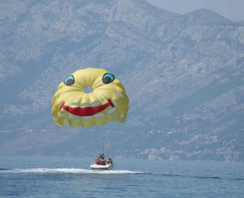 Makarska: Parasailing Experience - MPL Nautika - Rising from the boat over the Adriatic