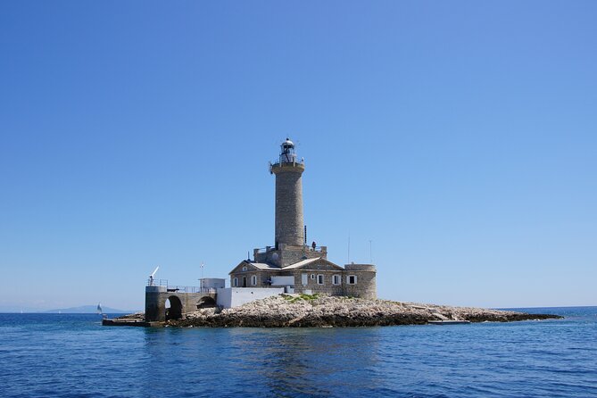 Medulin -Kamenjak 5h boat trip with lunch & drinks on Sandra Boat - Lunch on board, with fish, meat, or vegetables
