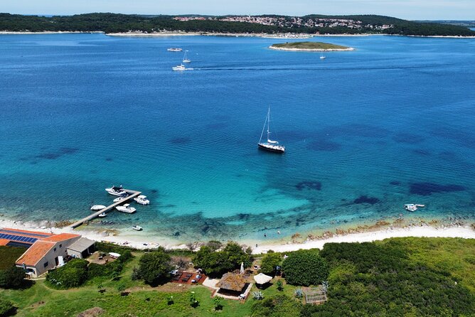 Medulin -Kamenjak 5h boat trip with lunch & drinks on Sandra Boat - Two hours on Ceja Island
