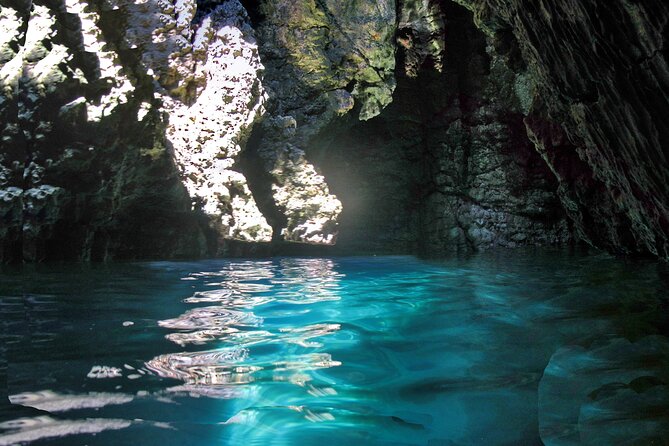 Medulin -Kamenjak 5h boat trip with lunch & drinks on Sandra Boat - Swimming inside Golumbera Cave