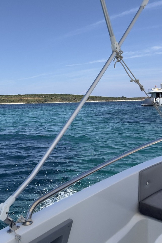 Medulin: Morning on Speedboat with Cave & Island Snorkeling - Kamenjak Nature Park and the cave swim