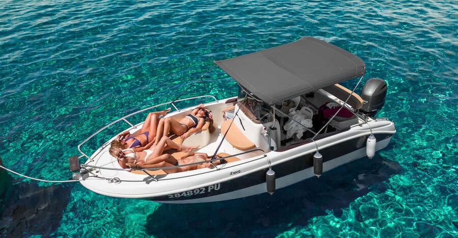 Medulin: Morning on Speedboat with Cave & Island Snorkeling - Luks as your captain