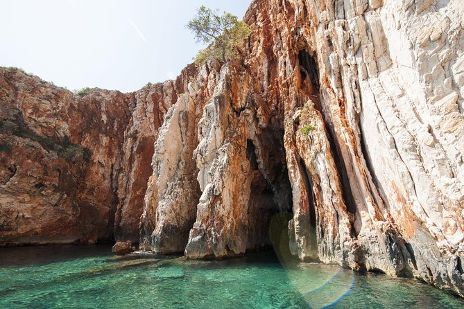 Mesmerizing Hvar speed boat tour with optional wine tasting - Sveta Nedjelja and the sea-cellar wine tasting