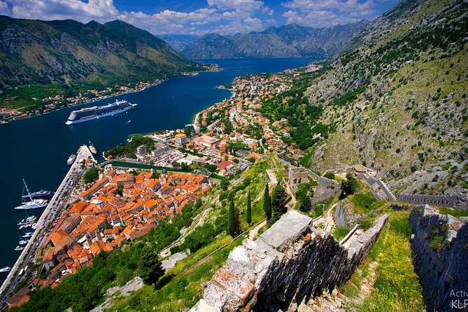 Montenegro & Bosnia in 1day: 2 Countries Day Tour from Dubrovnik - Along the Bay of Kotor to Perast