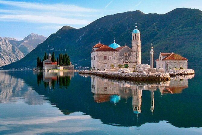 Montenegro including boat Cruise in Kotor bay - The 7:20 a.m. start and the road to Montenegro