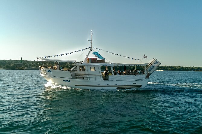 National Park Brijuni Tour with Swimming on St. Jerolim Island - A simple grilled lunch on the moving boat