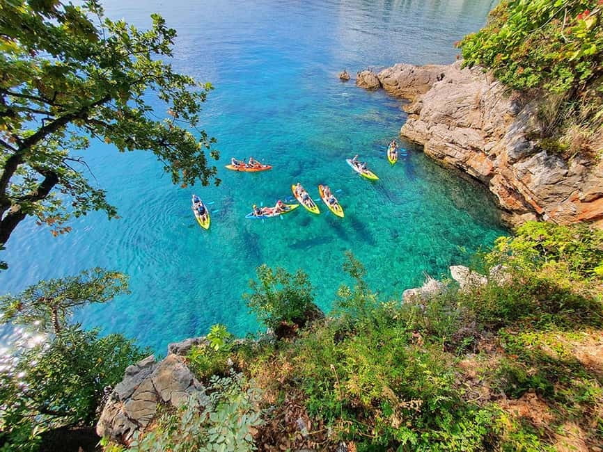 Opatija: Cliffs and caves kayak adventure - Grotta del Diavolo and the cave entrances