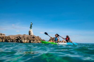 Explore kayak adventure