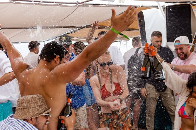 Out to Sea Split Boat Party w/ Blue Lagoon Swim, Dj & Afterparty - Key points to know before booking