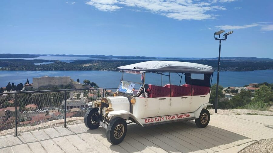Panorama & Wine tour - Eco City Tour Šibenik - The 45-minute Maleš wine and food stop