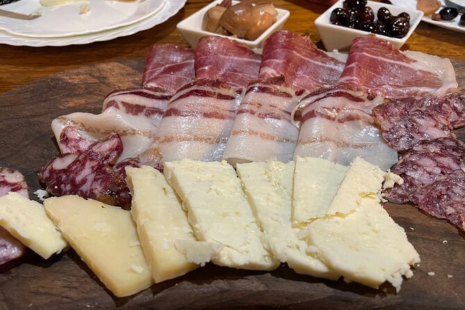 Pelješac - Wine, Oysters and Food Experience from Dubrovnik - Family winery, wine, and liqueur to start