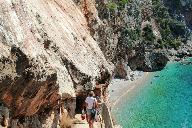Picnic on Croatian Secret Beach - The 500-meter path down to the beach