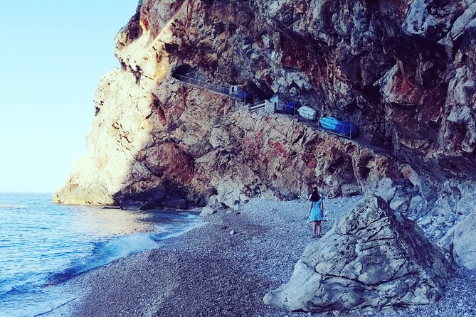 Picnic on Croatian Secret Beach - Swimming beneath the cliffs